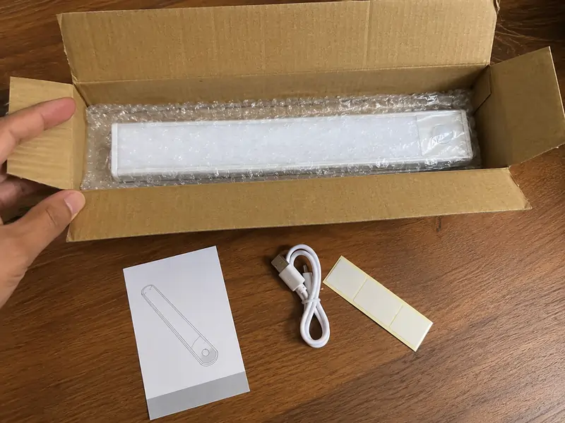 SenssoLight Motion Sensor Light package
